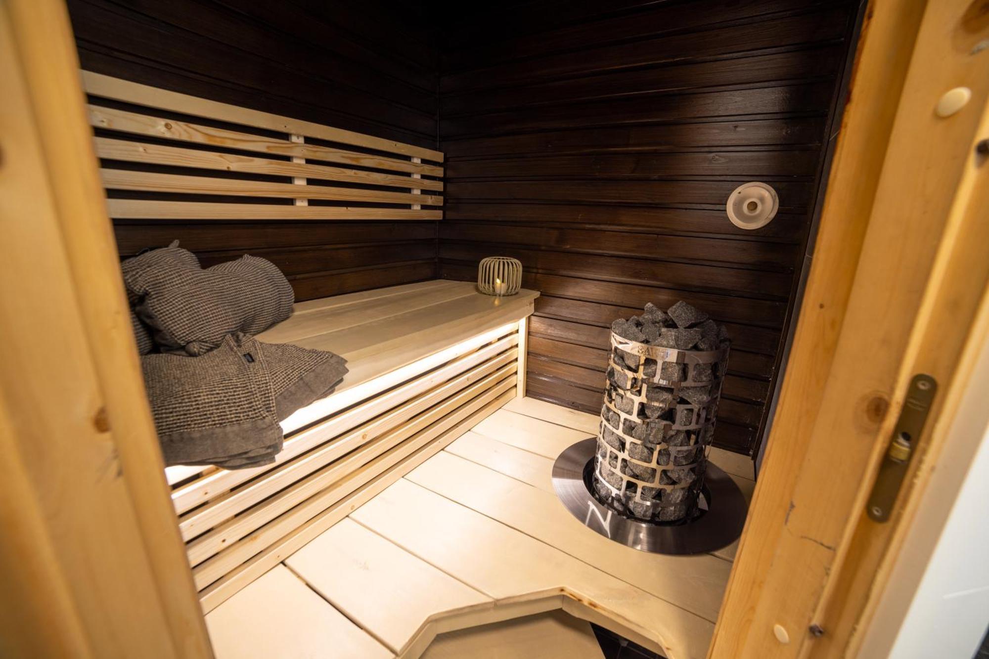Hotel Lokkilinna カラヨキ エクステリア 写真